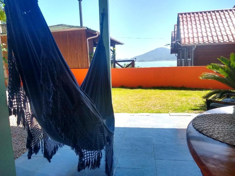 Sossego à 140 m da praia com vista para o mar na Armação da Piedade Governador Celso Ramos Esterno foto